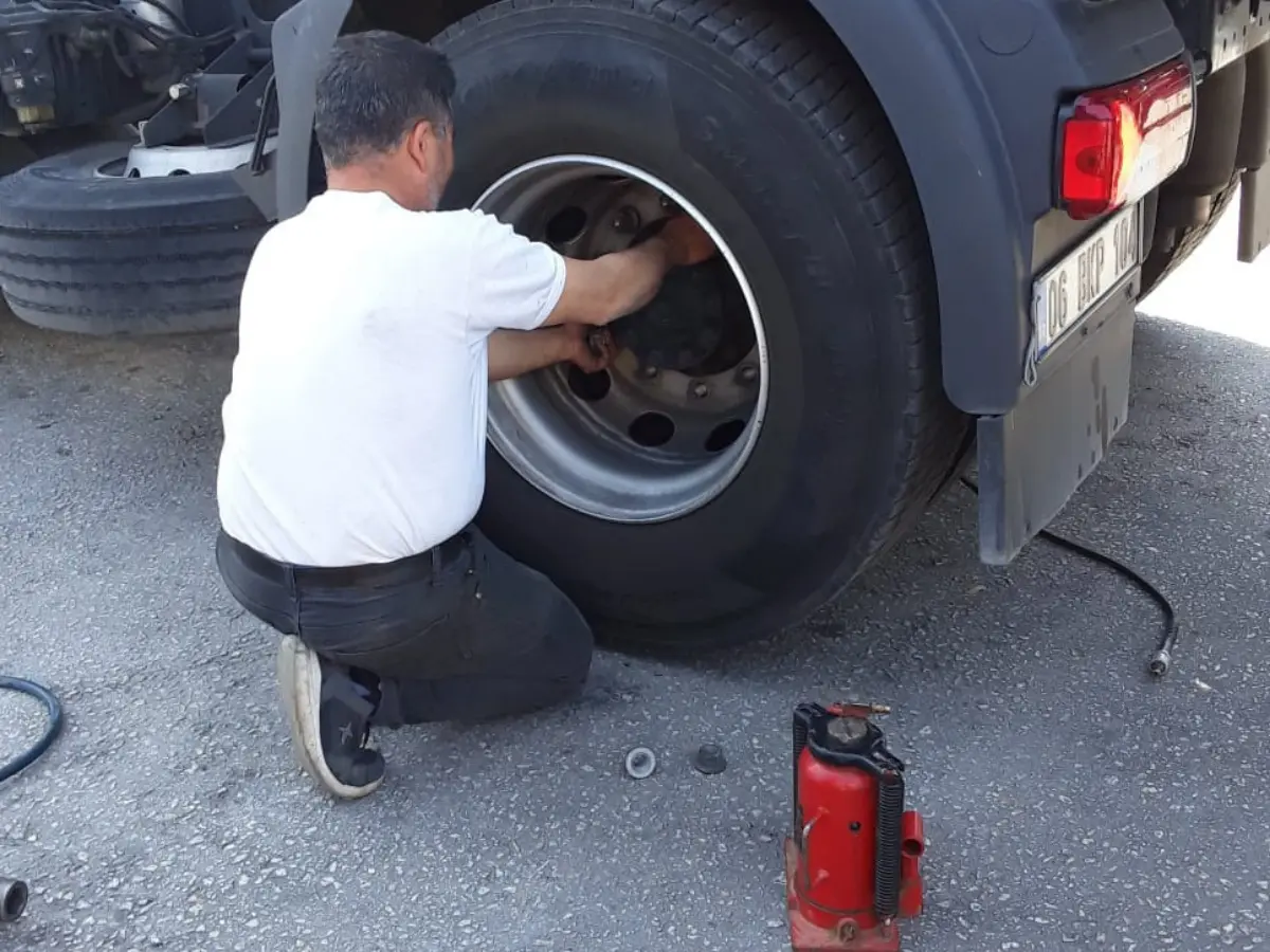 Hayrat Oto Lastikçi